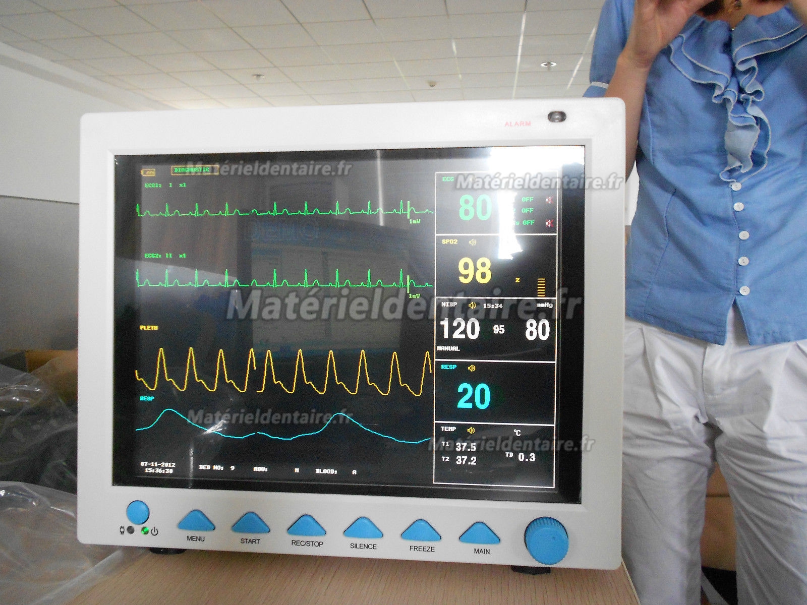 12.1" Ecran de haute résolution Multi-paramètre Moniteur Patient CMS8000